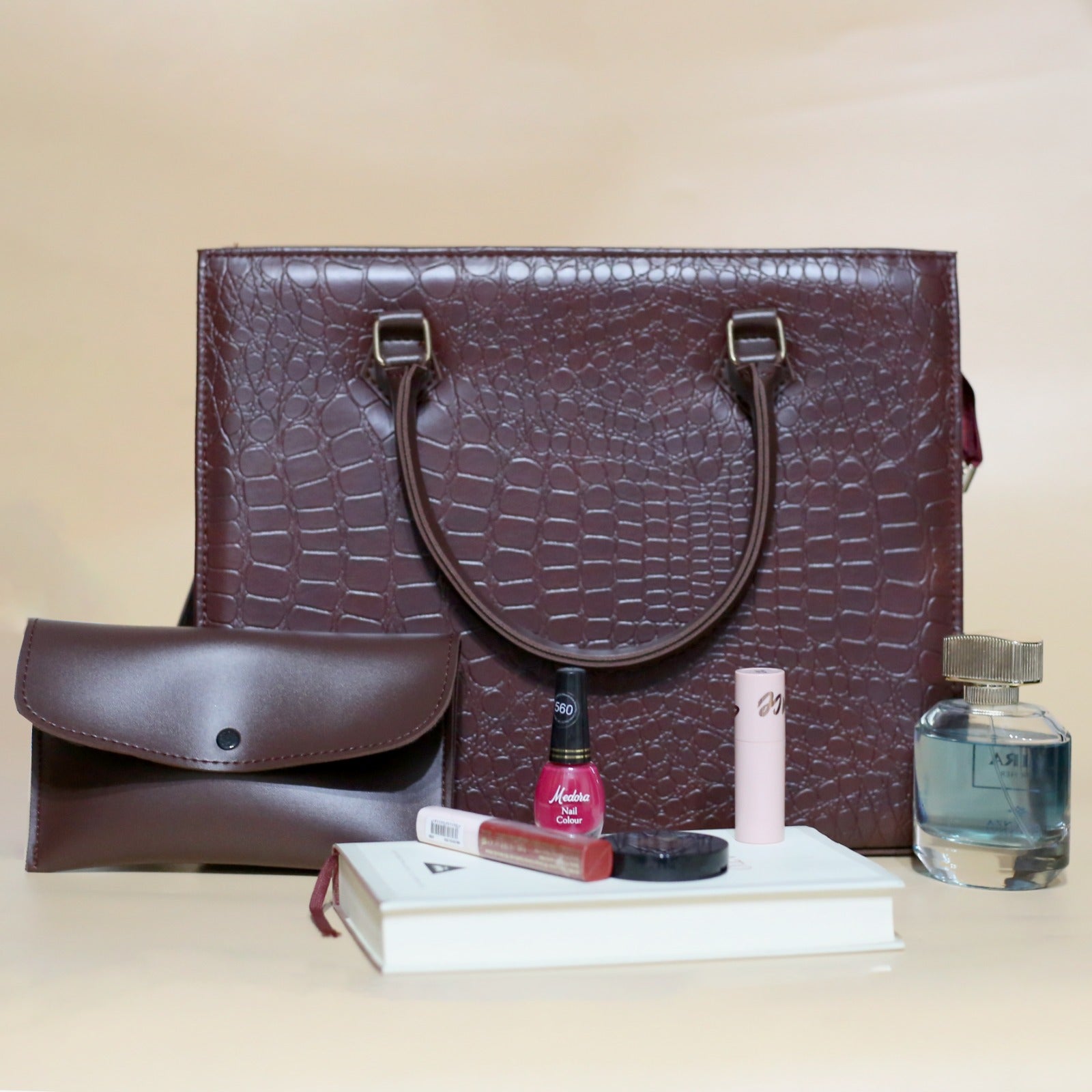 Why Pakistani Women Love Tote Bags for Daily Use